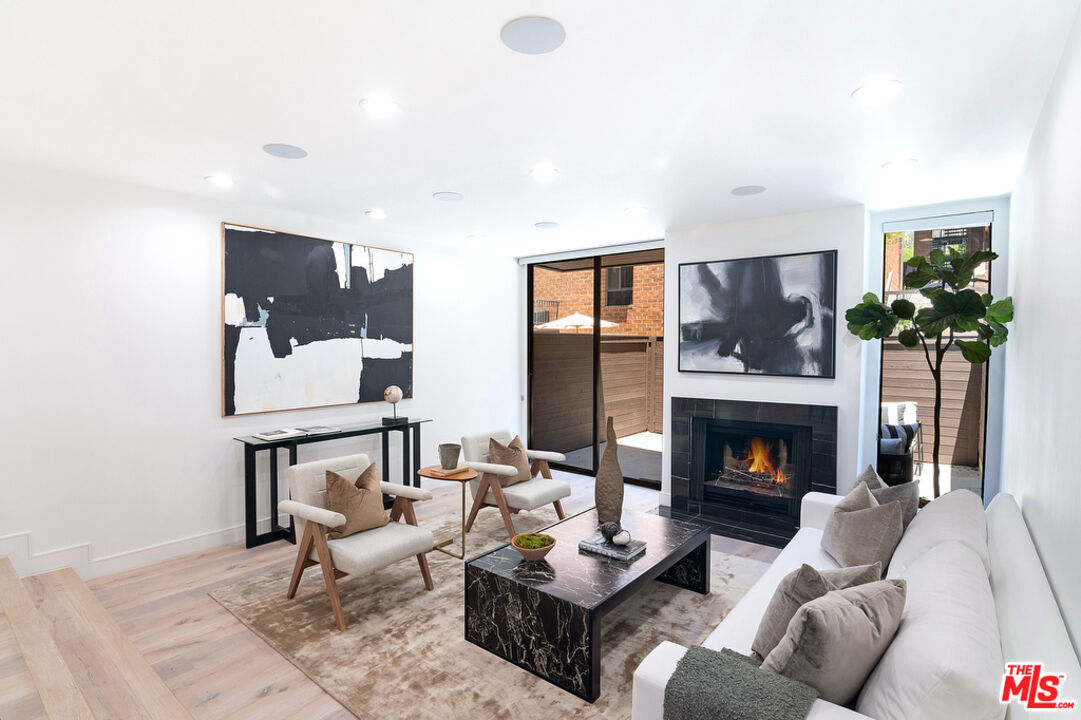 Property Photo:  1033 Carol Dr  CA 90069 