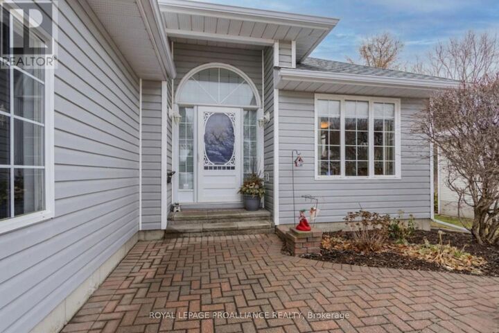 Property Photo:  94 Sandbanks Court  ON K0K 3L0 