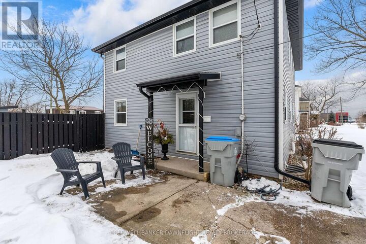 Property Photo:  115 Columbia Drive  ON N0M 1Y0 