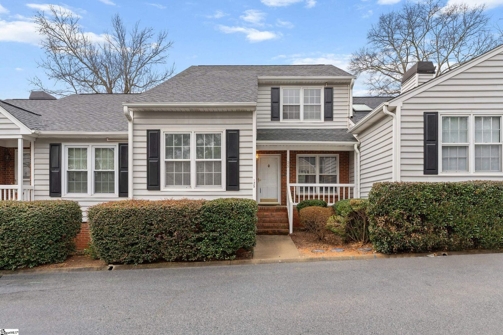 Property Photo: 40 Wood Pointe Drive Unit #25 SC 29615