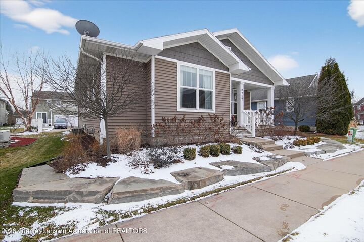 Property Photo:  2717 Tapestry Drive  MI 48864 