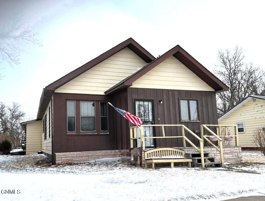 Property Photo: 301 Main Street ND 58494