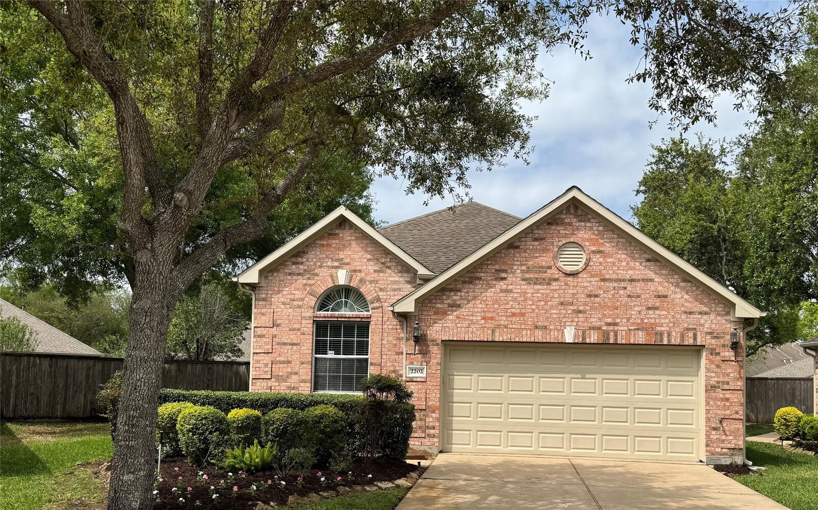 Property Photo:  2202 Capri Court  TX 77581 