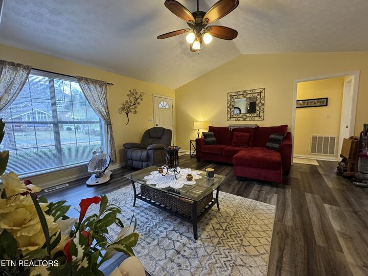 Property Photo: 628 Broadview Drive TN 37862