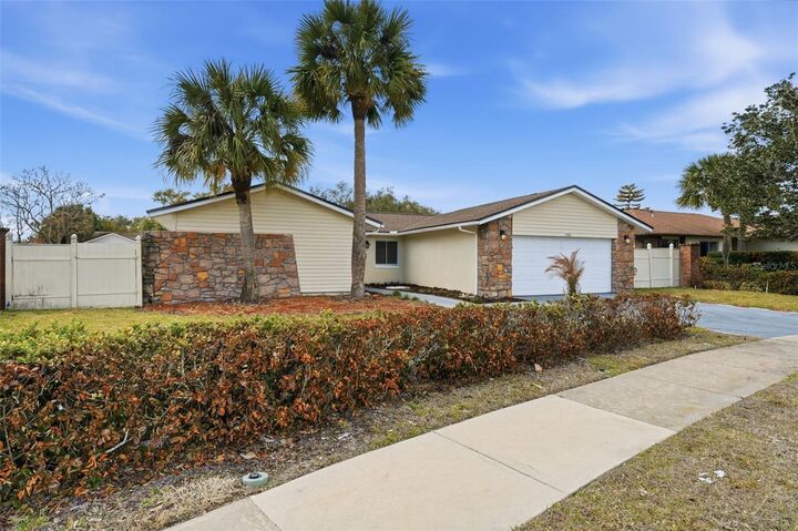 Property Photo:  132 Sagewood Court  FL 32703 