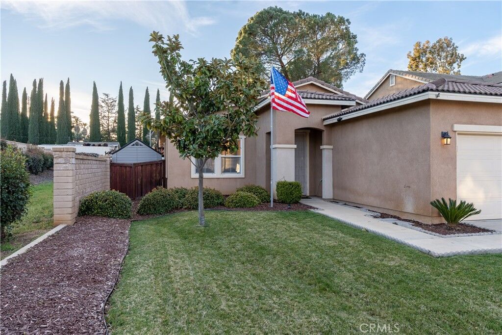 Property Photo: 73 Berkshire CA 92223