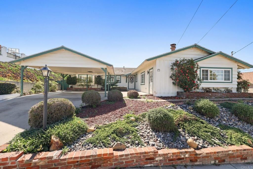 Property Photo:  376 Roman Way  CA 91911 