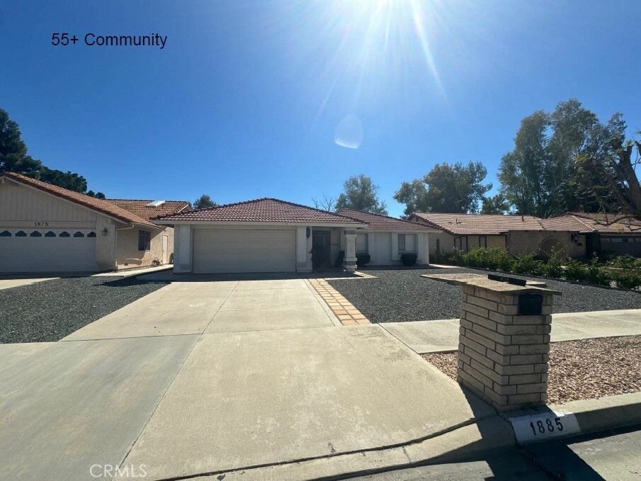 Property Photo:  1885 Silver Oak Way  CA 92545 