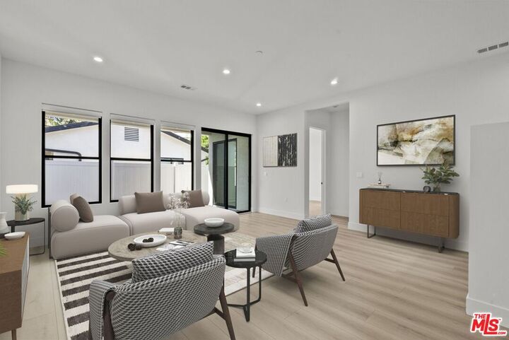 Property Photo:  521 N Martel Avenue  CA 90036 