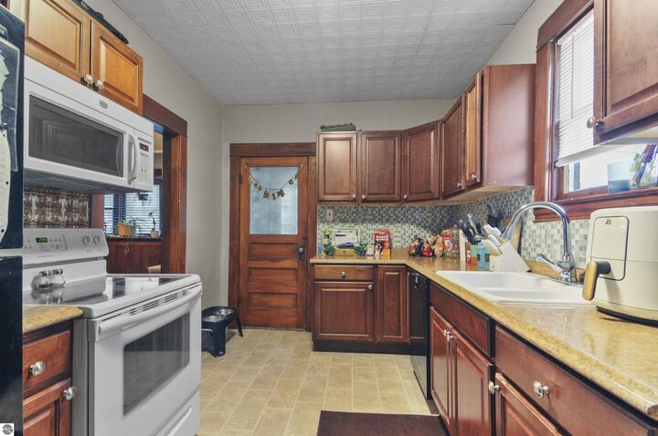 Property Photo: 507 Lincoln Street MI 49601