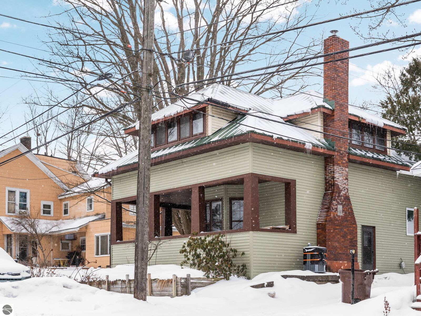 Property Photo: 109 N Park MI 49601