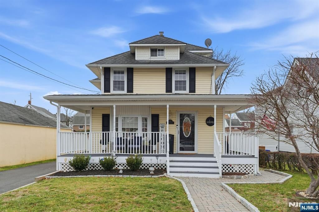 Property Photo:  11 Thiem Avenue  NJ 07662 