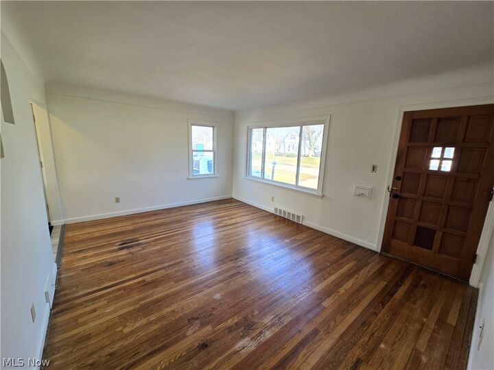 Property Photo: 1558 Temple Avenue OH 44124