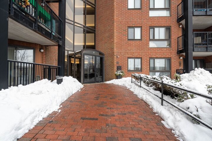 Property Photo:  60 Rantoul Street 114N  MA 01915 