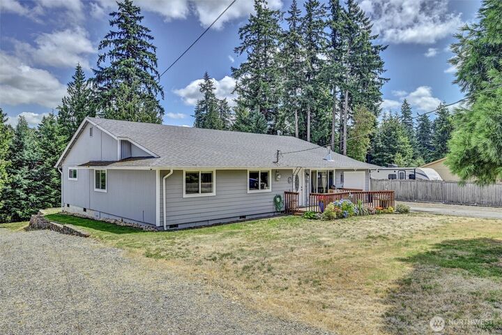 Property Photo:  7212  188th Avenue E  WA 98391 