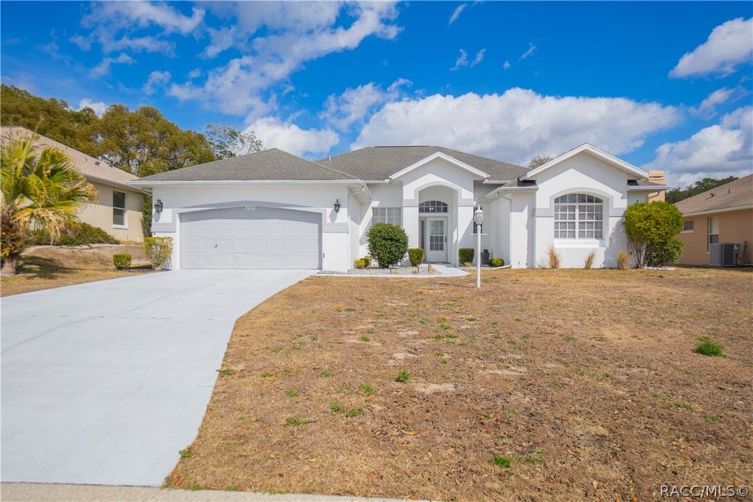 Property Photo:  389 W Hillmoor Lane  FL 34465 