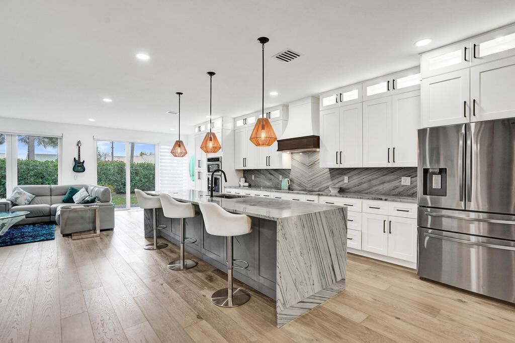 Property Photo:  6800 Via Regina  FL 33433 