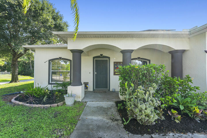 Property Photo:  1302 Coverbrook Lane  FL 32958 