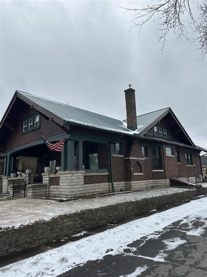 Property Photo: 300 W 12th Street IN 47331