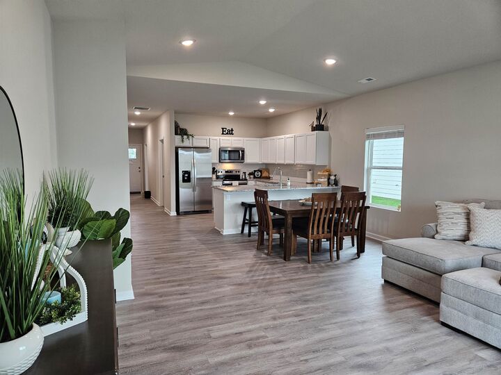 Property Photo:  1025 N Forestview St  KS 67235 