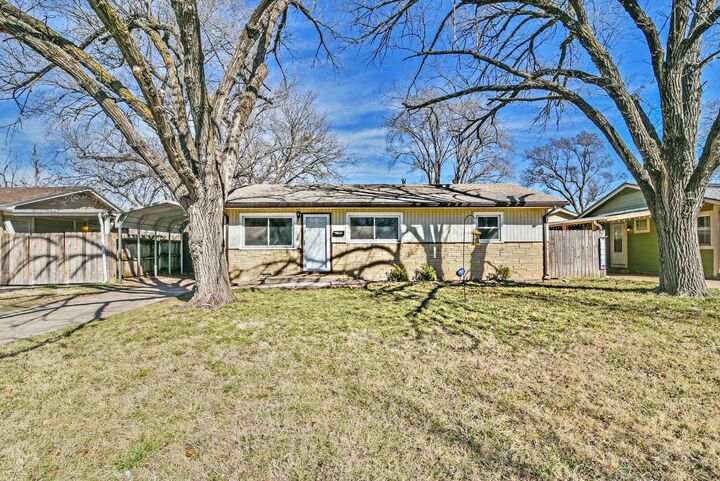 Property Photo:  1602 W 34th St S  KS 67217 