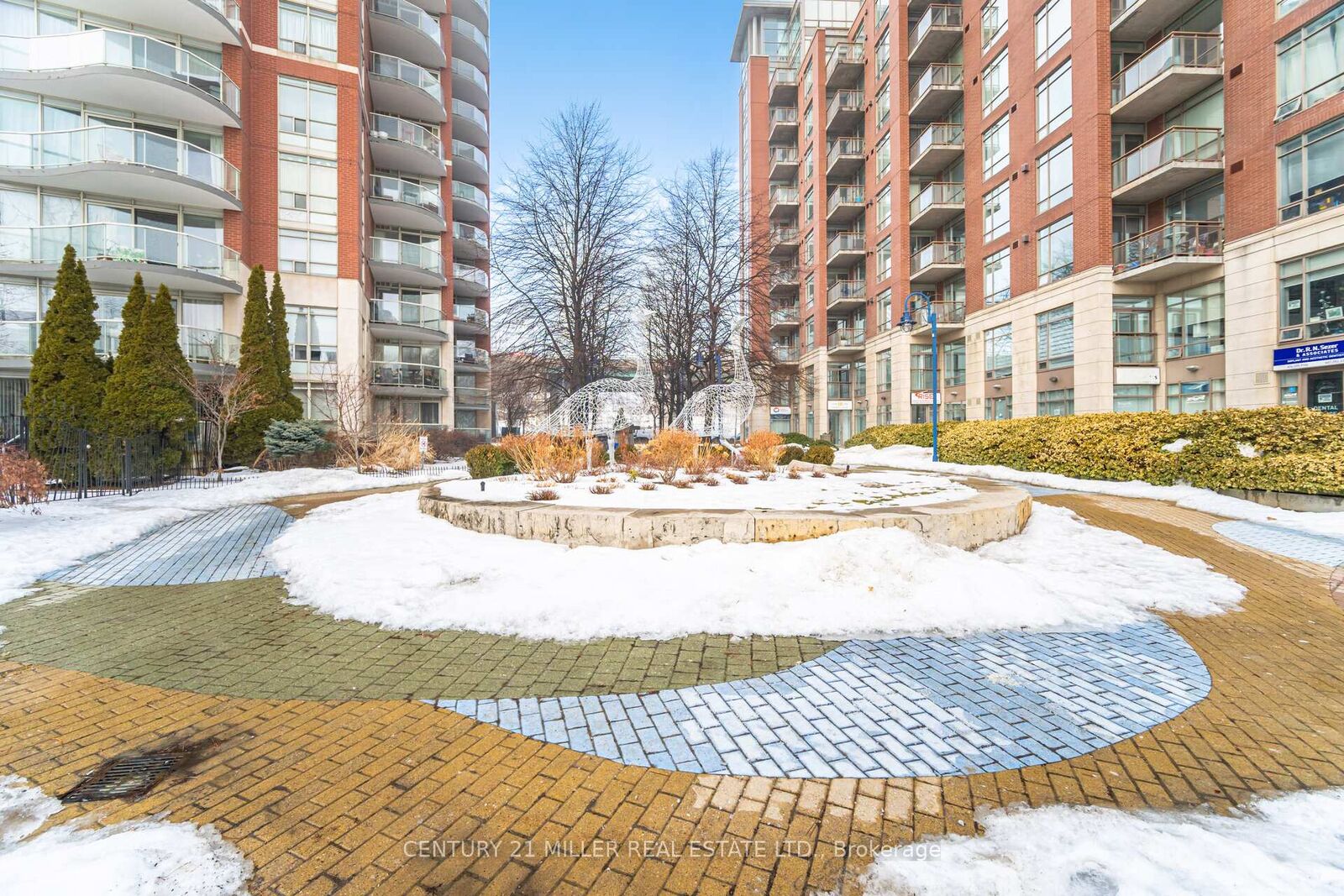 Property Photo:  550 Queens Quay 318  ON M5V 3M8 