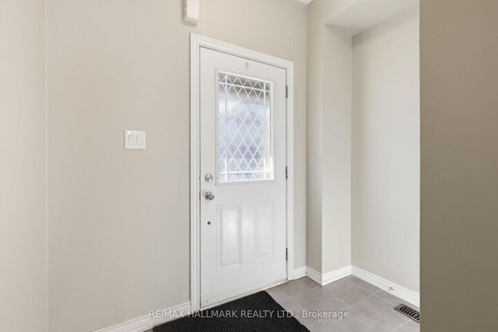 Property Photo:  38 Deneb Street  ON L4M 0K6 