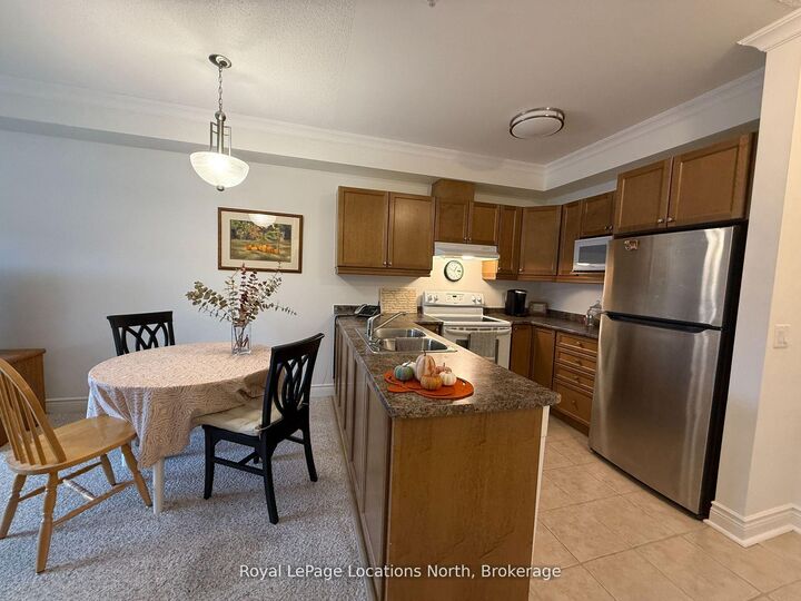Property Photo: 91 Raglan Street 303 ON L9Y 4V3
