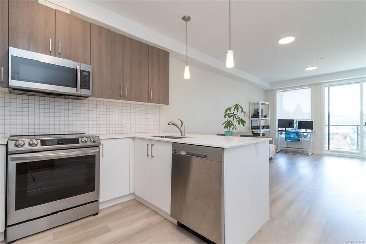 Property Photo: 815 Orono Ave 504 BC V9B 2T9