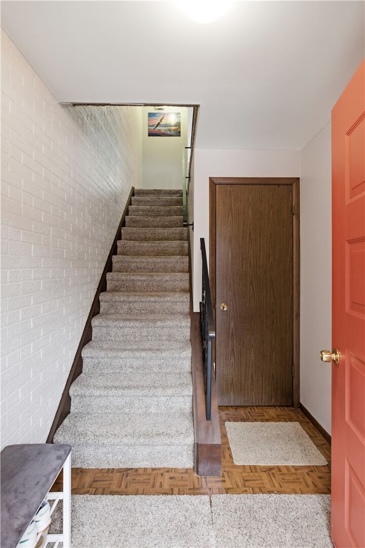 Property Photo:  314 Woodbridge Dr.  PA 15237 