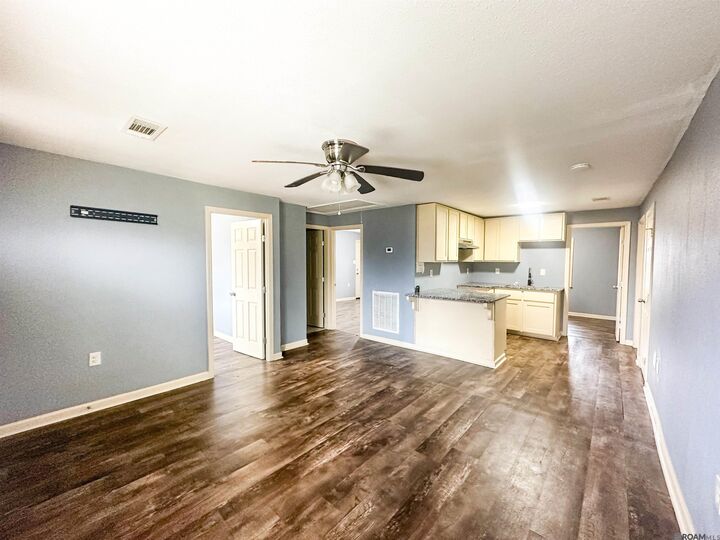 Property Photo: 3765 Webb Dr LA 70805