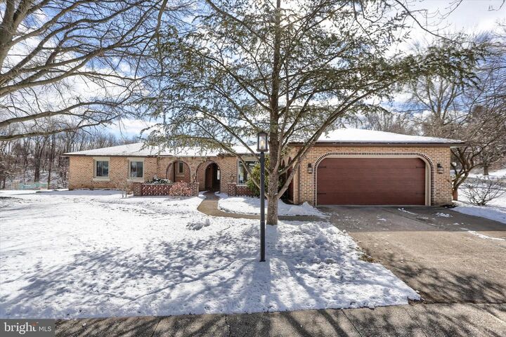 Property Photo:  4265 Beaufort Hunt Drive  PA 17110 