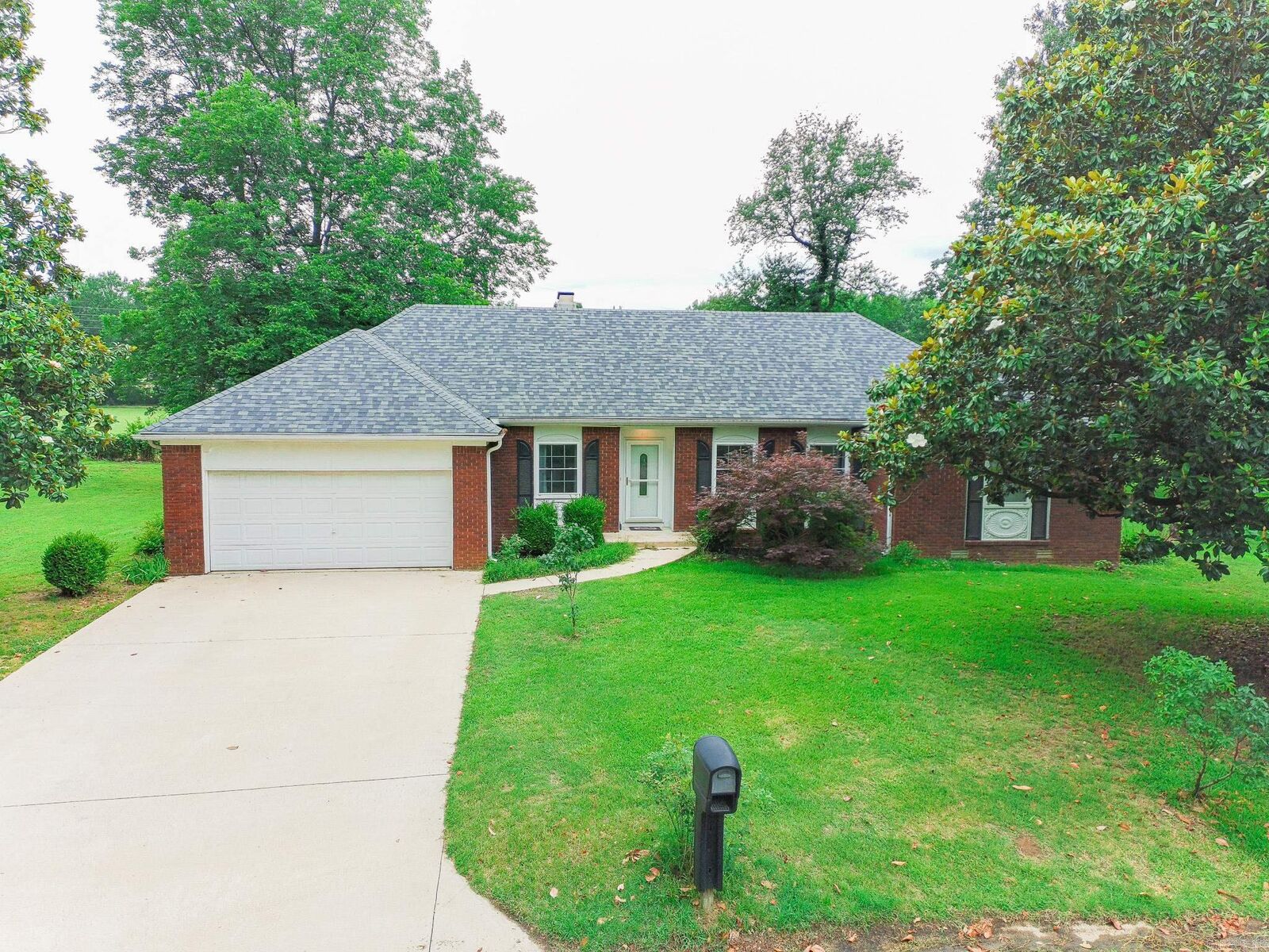 Property Photo: 411 Lynne Court AR 72405
