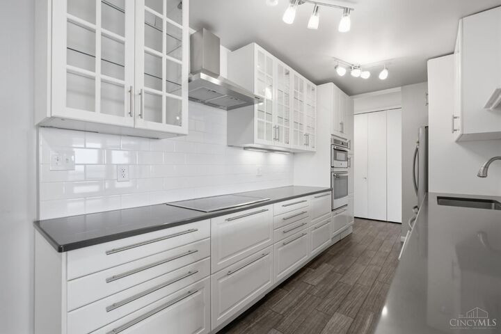 Property Photo:  2401 Ingleside Avenue  OH 45206 