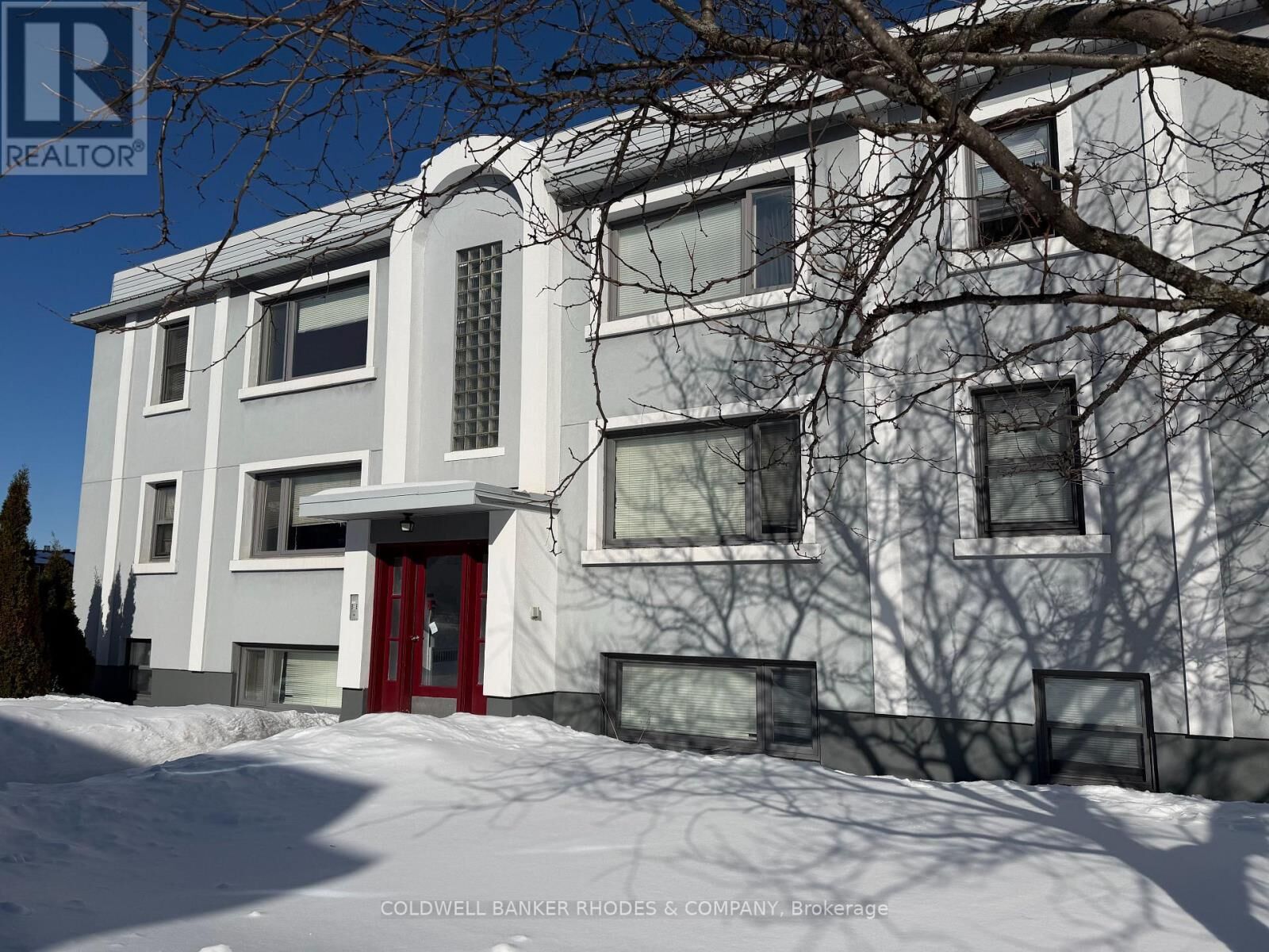 Property Photo: 406 Montreal Road 6 ON K1K 0V4