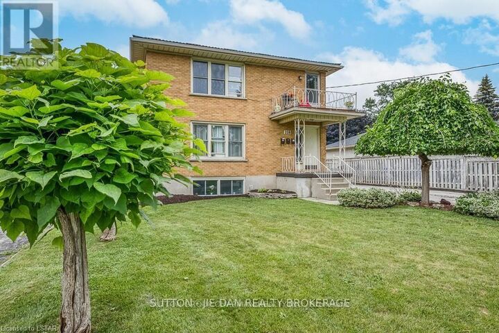 Property Photo:  228 Burnside Drive  ON N5V 1B9 