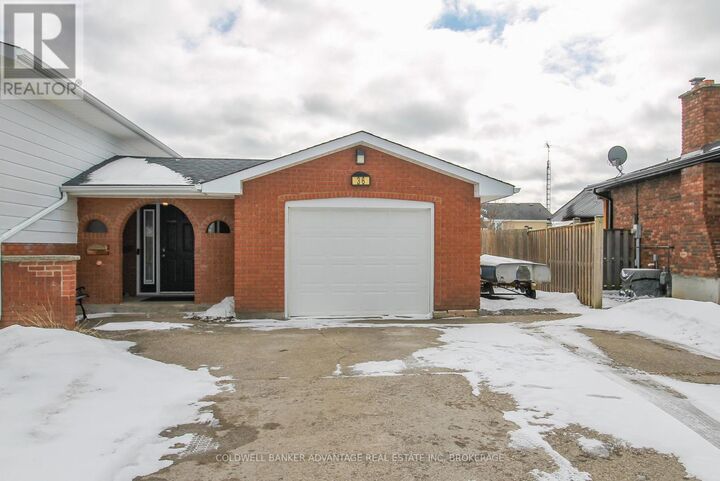 Property Photo:  36 Wellbrook Boulevard  ON L3C 5T4 