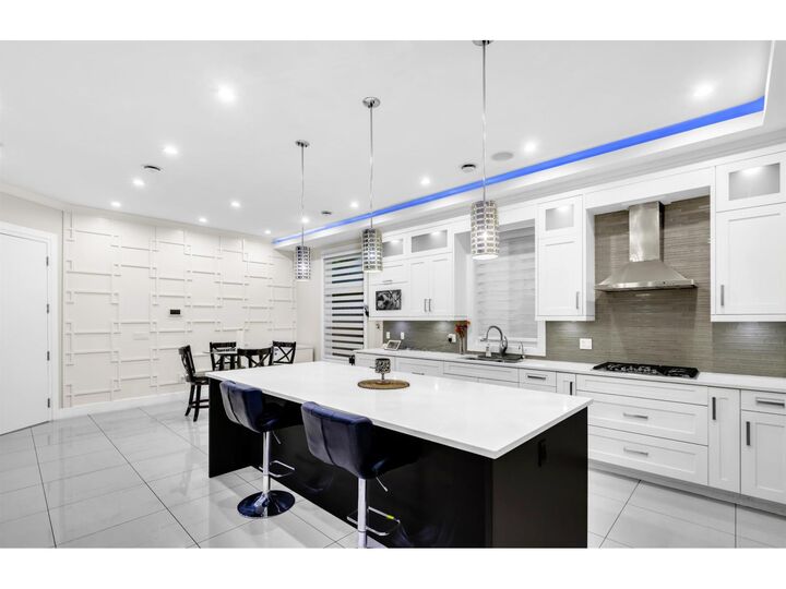 Property Photo:  11899 74B Avenue  BC V4C 1H2 