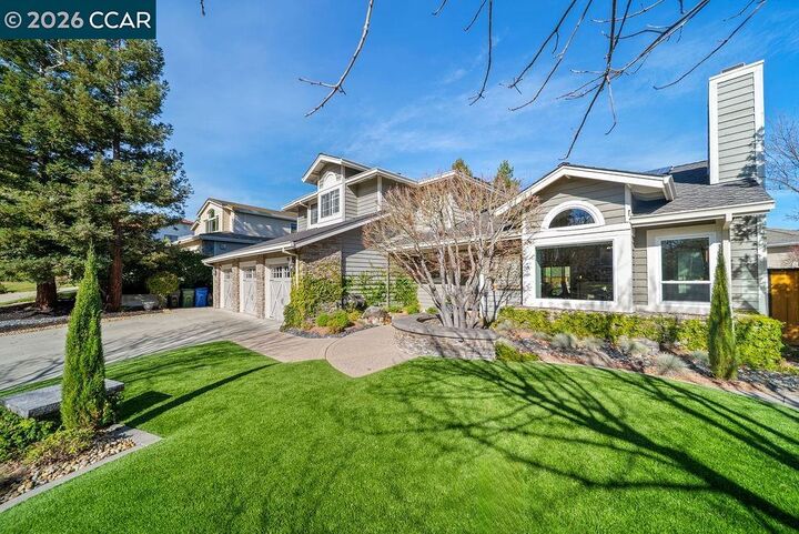 Property Photo: 10 Crown Valley Ct CA 94506