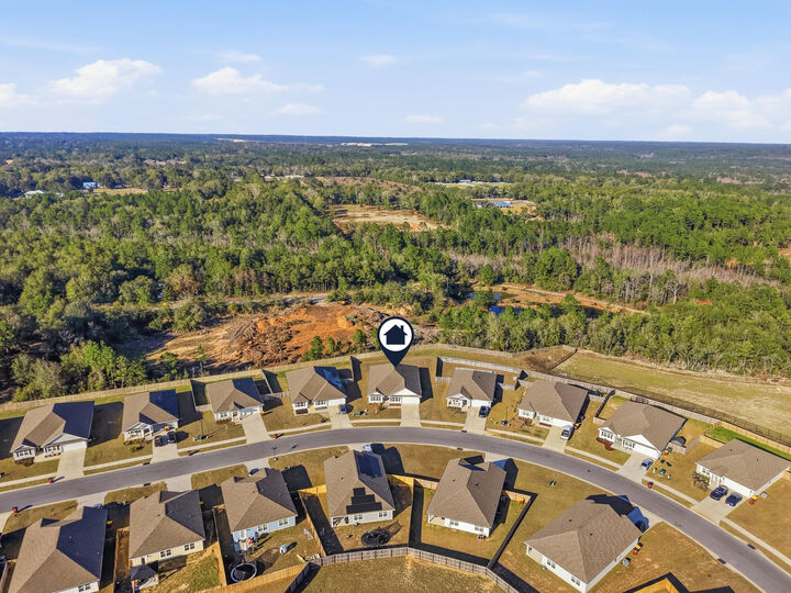 Property Photo:  832 Otto Loop  FL 32539 