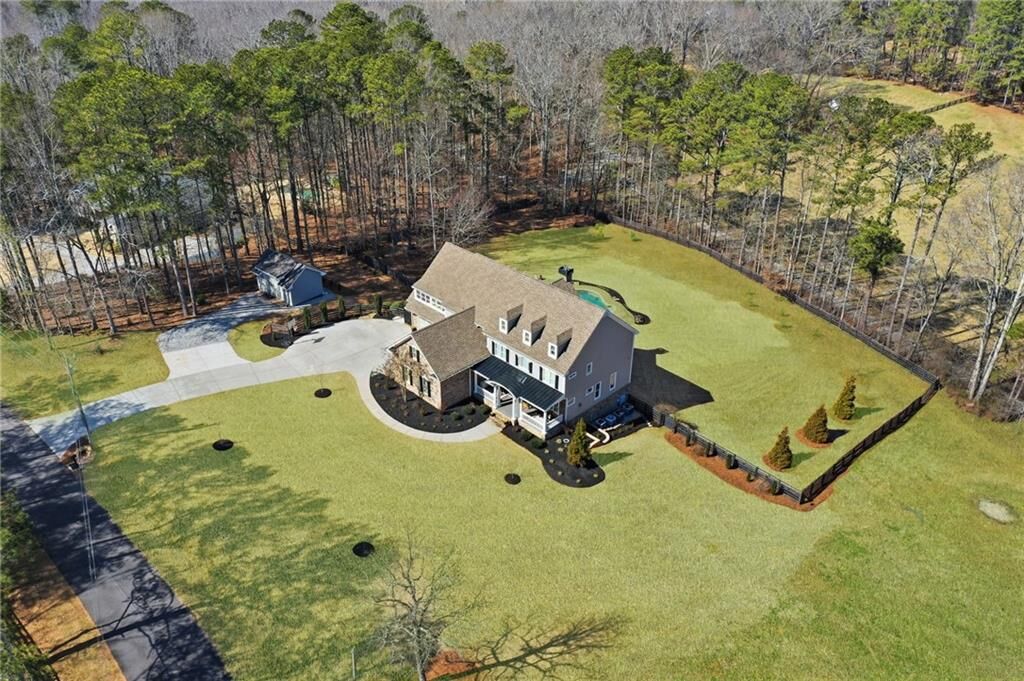 Property Photo: 140 Woodmont Court GA 30115