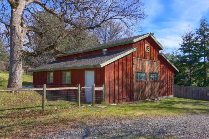 Property Photo:  31729 Cherokee Road  CA 93614 