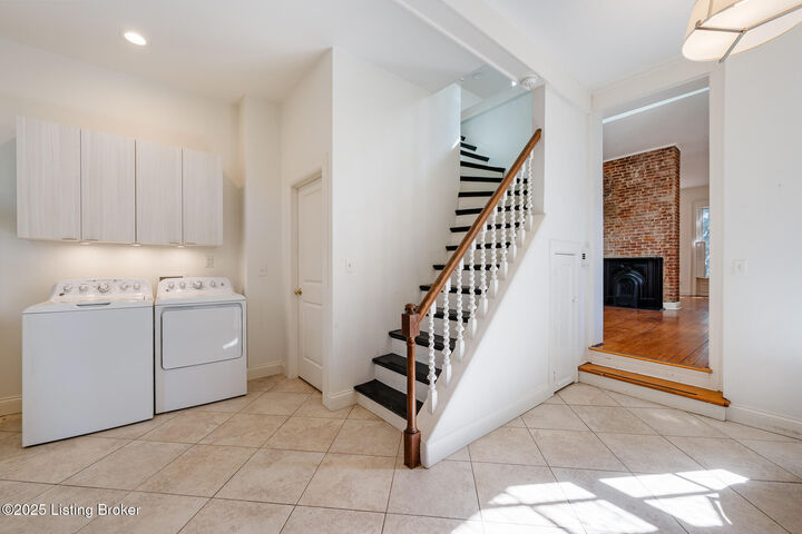 Property Photo:  1407 E Washington St  KY 40206 