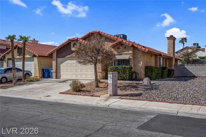 Property Photo: 2528 Charteroak Street NV 89108