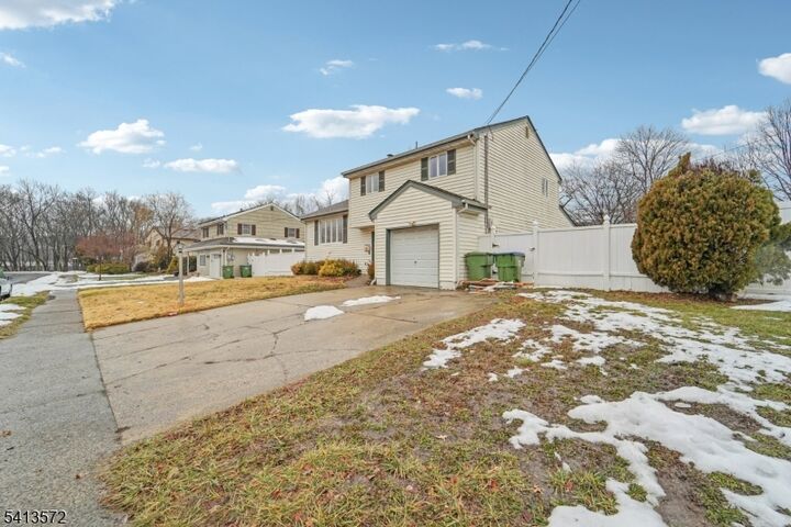 Property Photo:  32 Waverly Dr  NJ 08817 