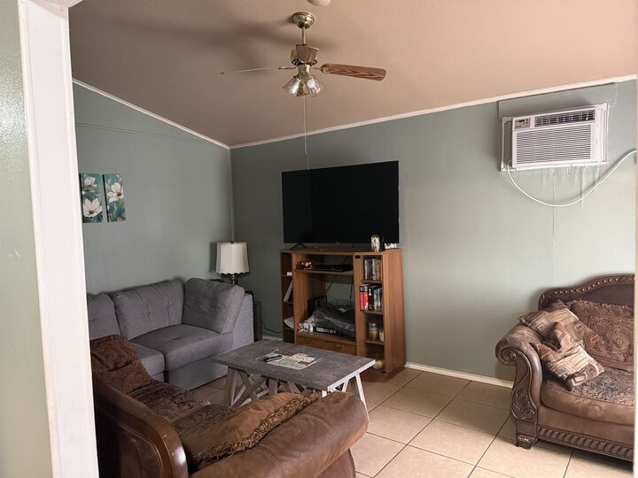 Property Photo:  109 Shawnee St  TX 75654 