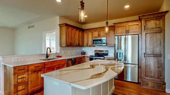 Property Photo: 726 E Reinel St WI 53549