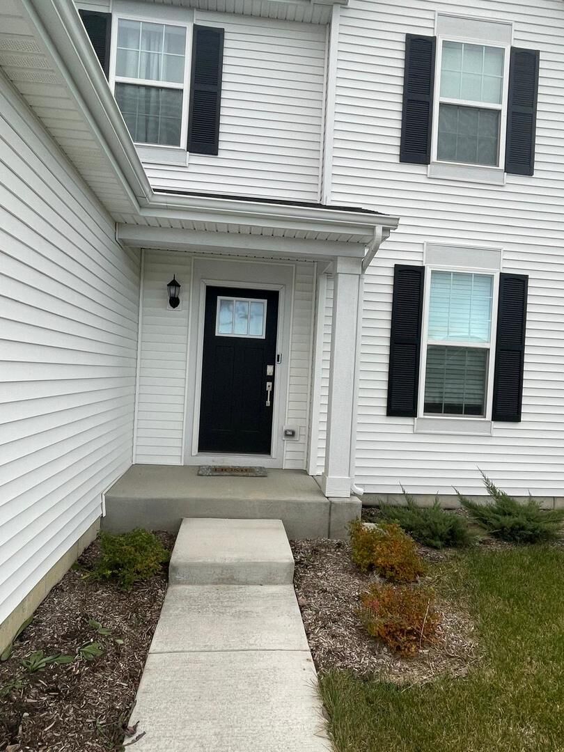 Property Photo:  1464 Collins Drive  IL 60119 