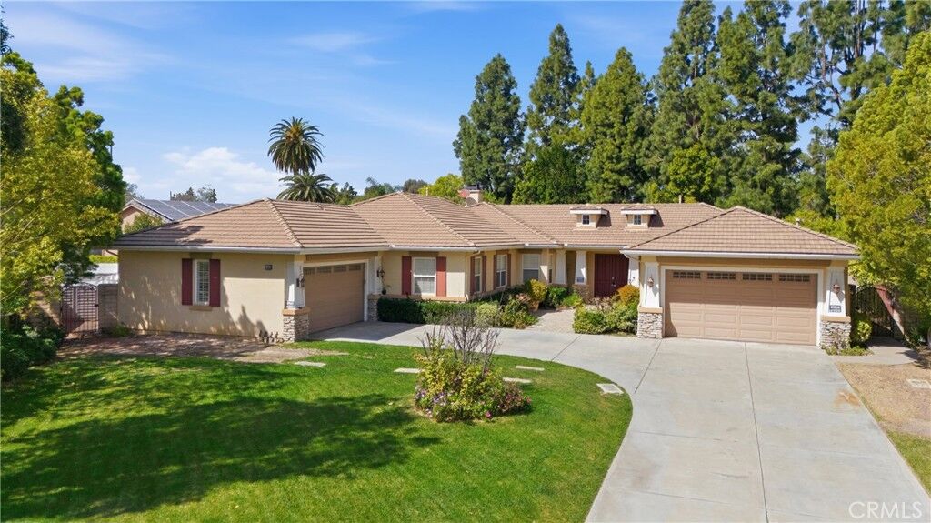 Property Photo: 4469 La Serena CA 92886