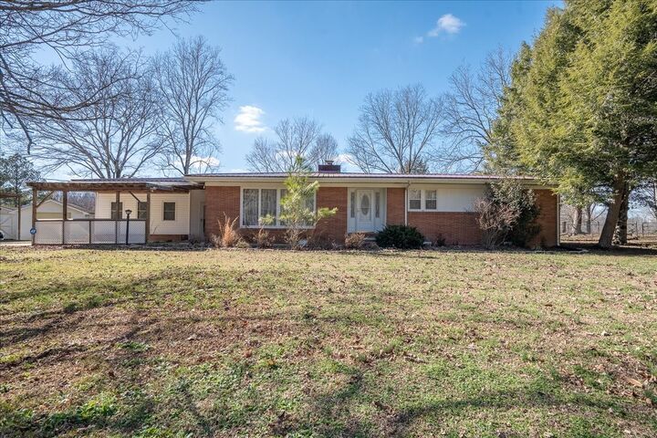Property Photo: 1525 Old Florence Rd TN 38464